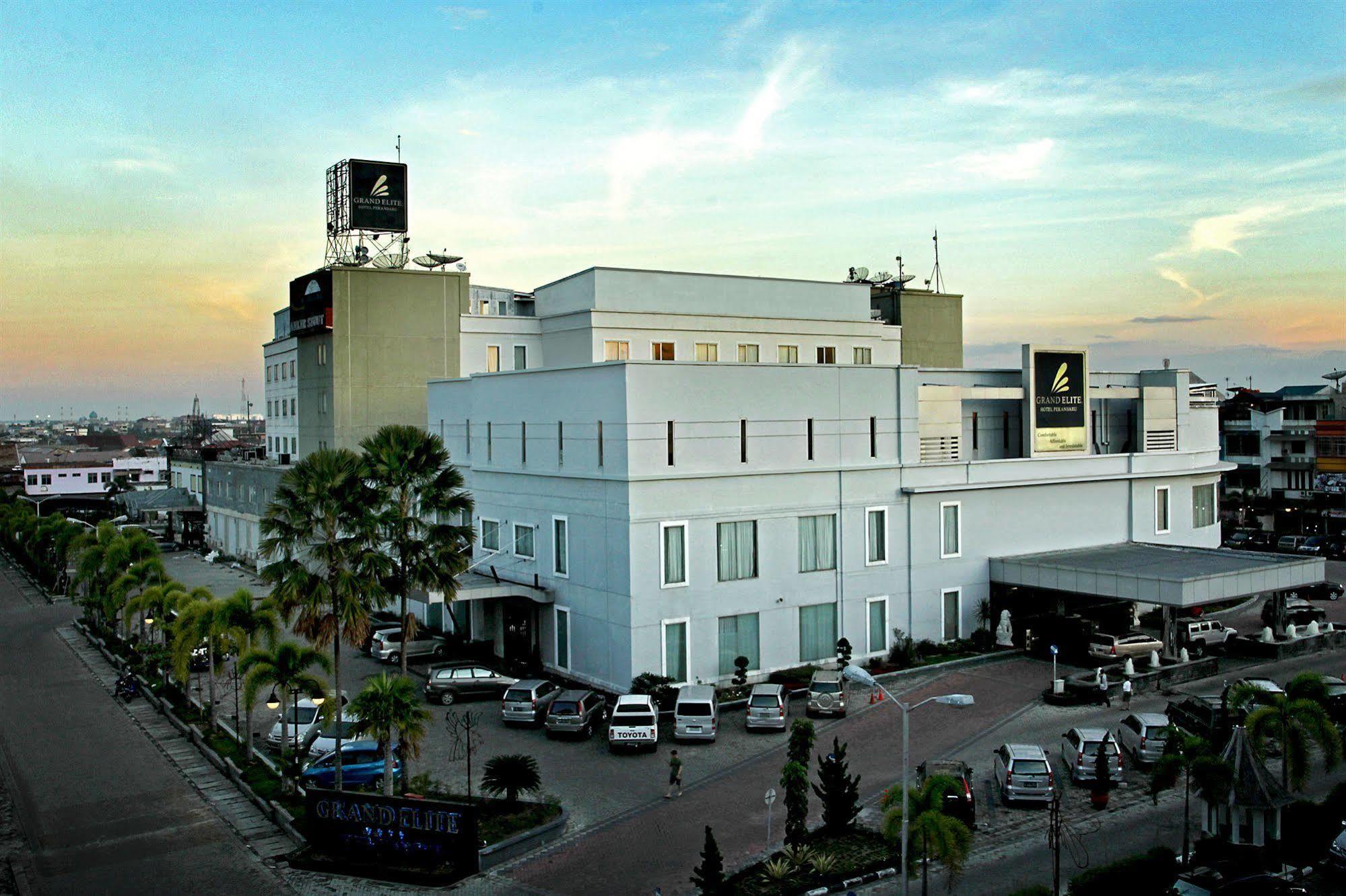 Grand Elite Hotel Pekanbaru Eksteriør billede
