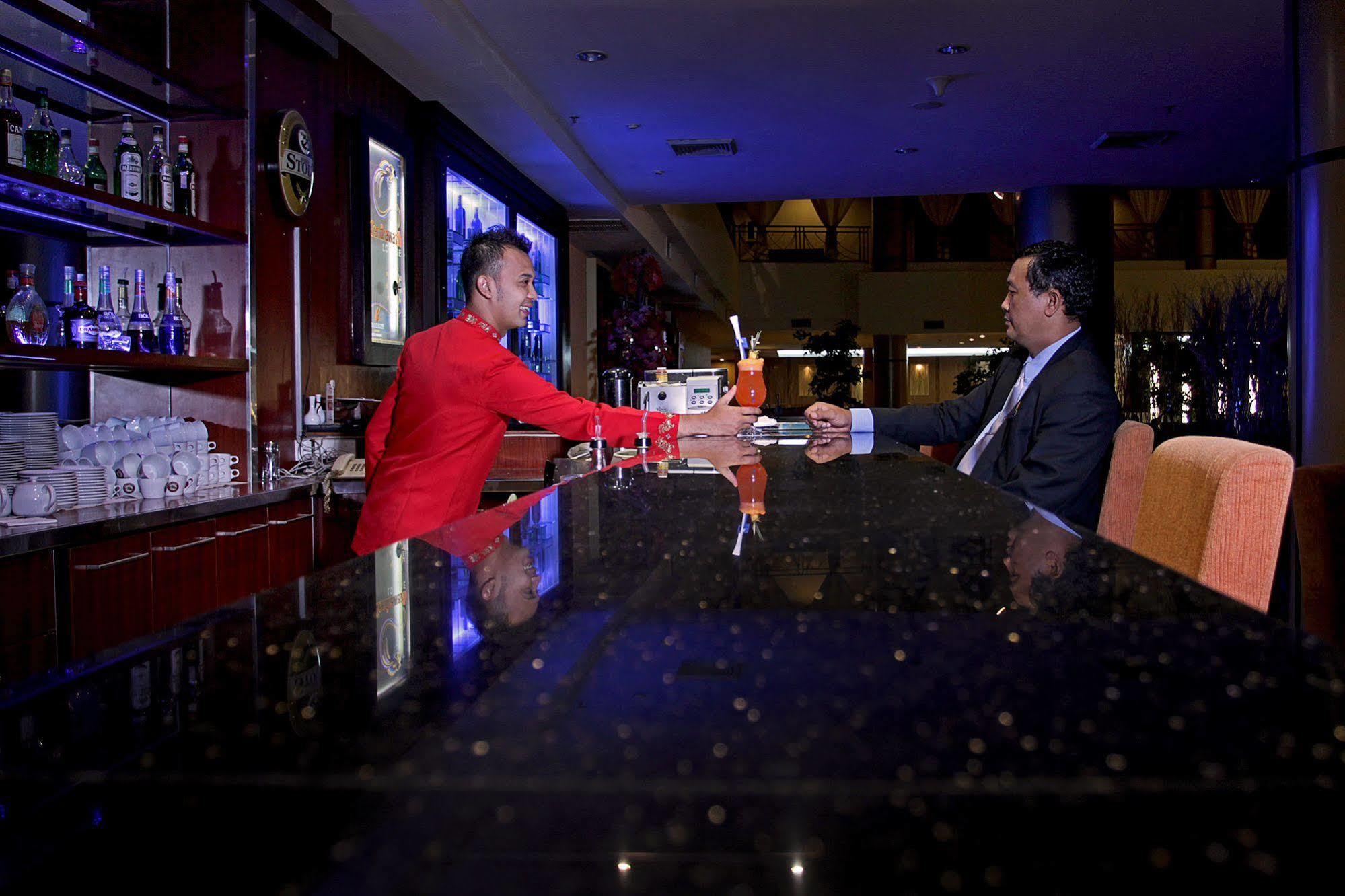 Grand Elite Hotel Pekanbaru Eksteriør billede