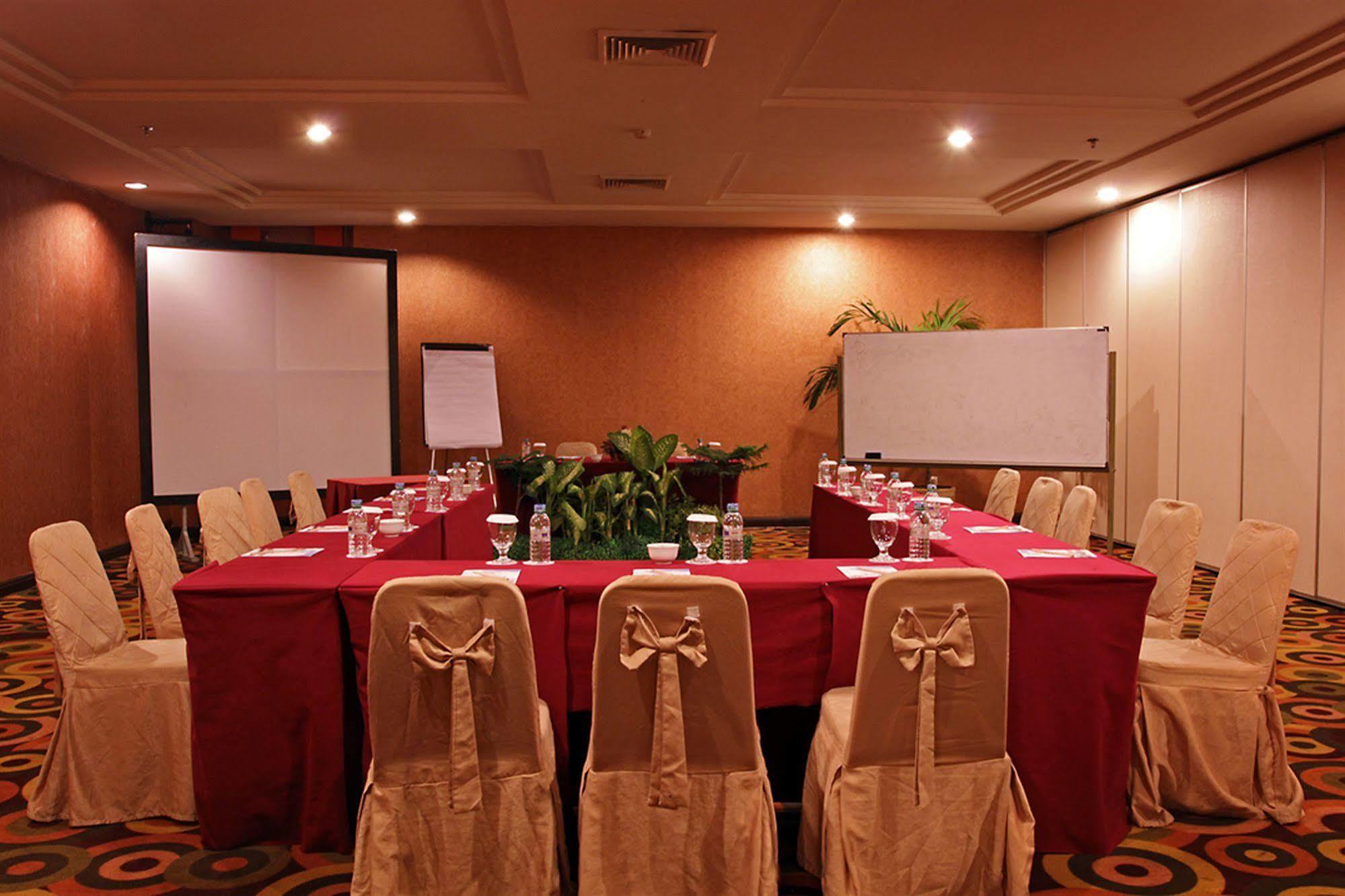 Grand Elite Hotel Pekanbaru Eksteriør billede